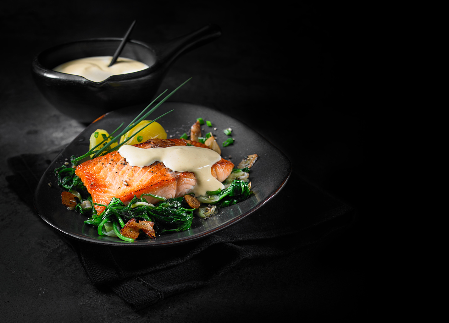 Lachsfilet auf Blattspinat